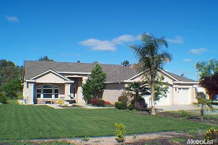 4225 E Calimyrna Rd, Acampo, CA 95220 - photo 1