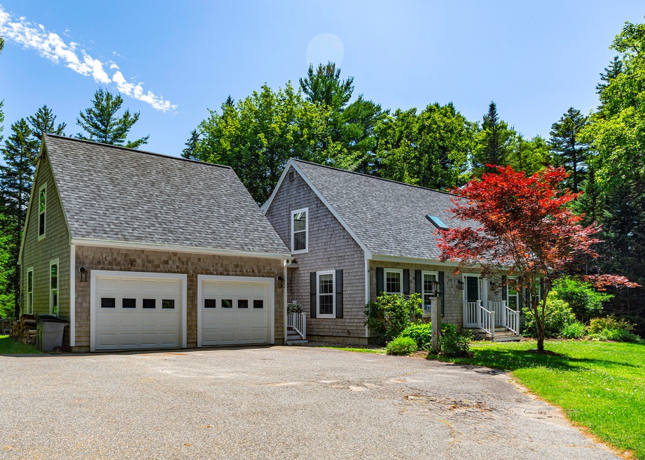 39 Pine Heath exterior