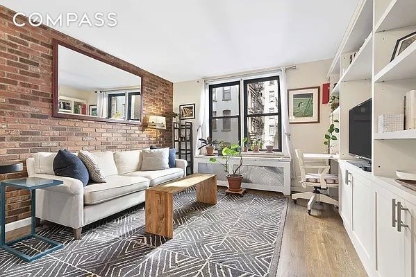 229 E 28th St unit 2M, New York, NY 10016 - photo 1