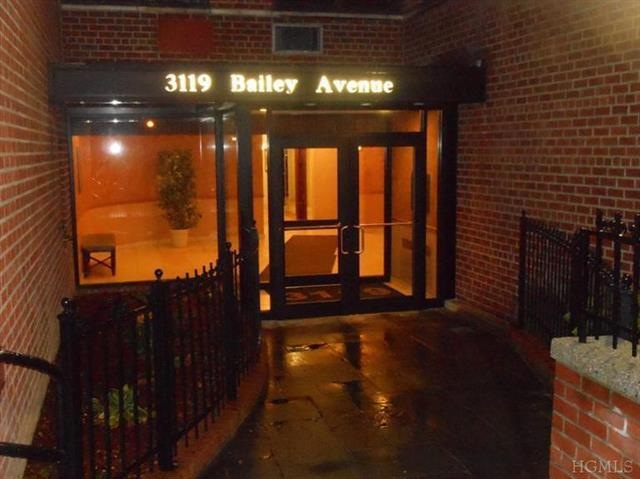 3119 Bailey Ave unit 2J, Bronx, NY 10463 - photo 1