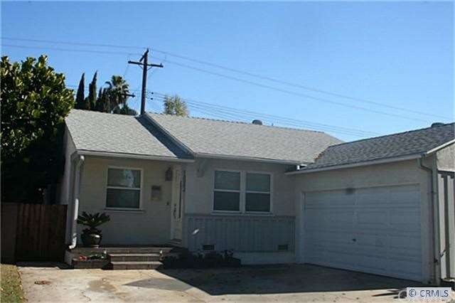 Welcome Home ! Large driveway gives you options to