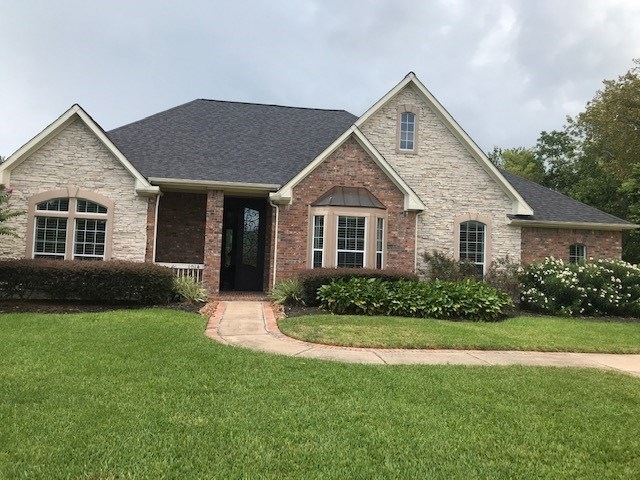 1014 Mustang Dr, Friendswood, TX 77546 - photo 1