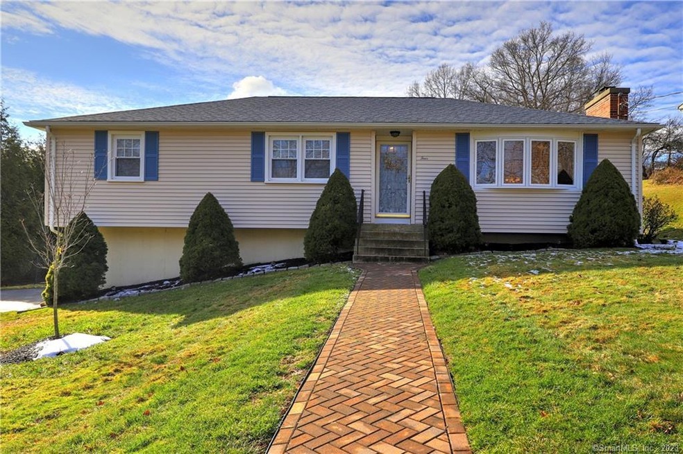 Welcome to 4 Pierson Drive, West Haven.