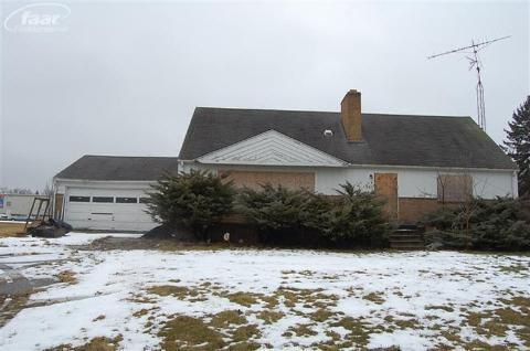 5037 W Pierson Rd, Flint, MI 48504 - photo 1
