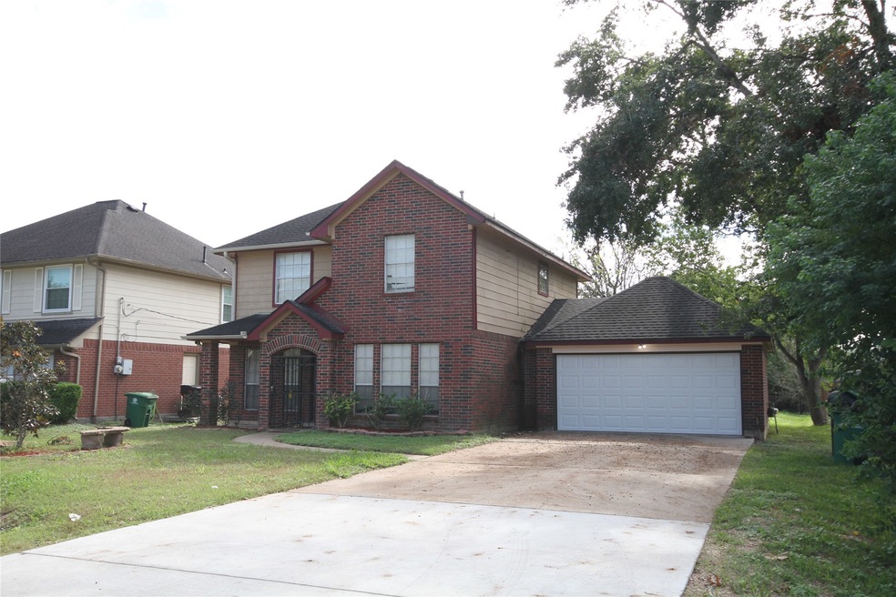 8420 Saylynn Ln, Houston, TX 77075 - photo 1