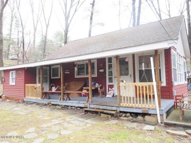 8 Spring St, Hawley, PA 18428 - photo 1