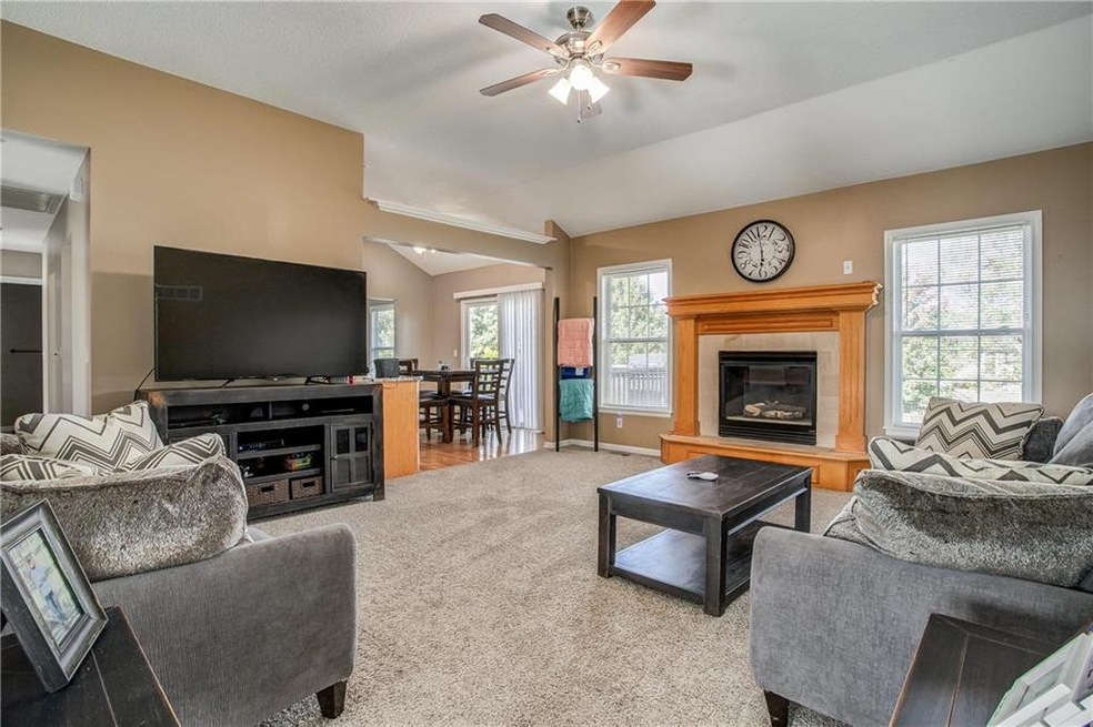 1704 Red Barn Rd, Raymore, MO 64083 - photo 1