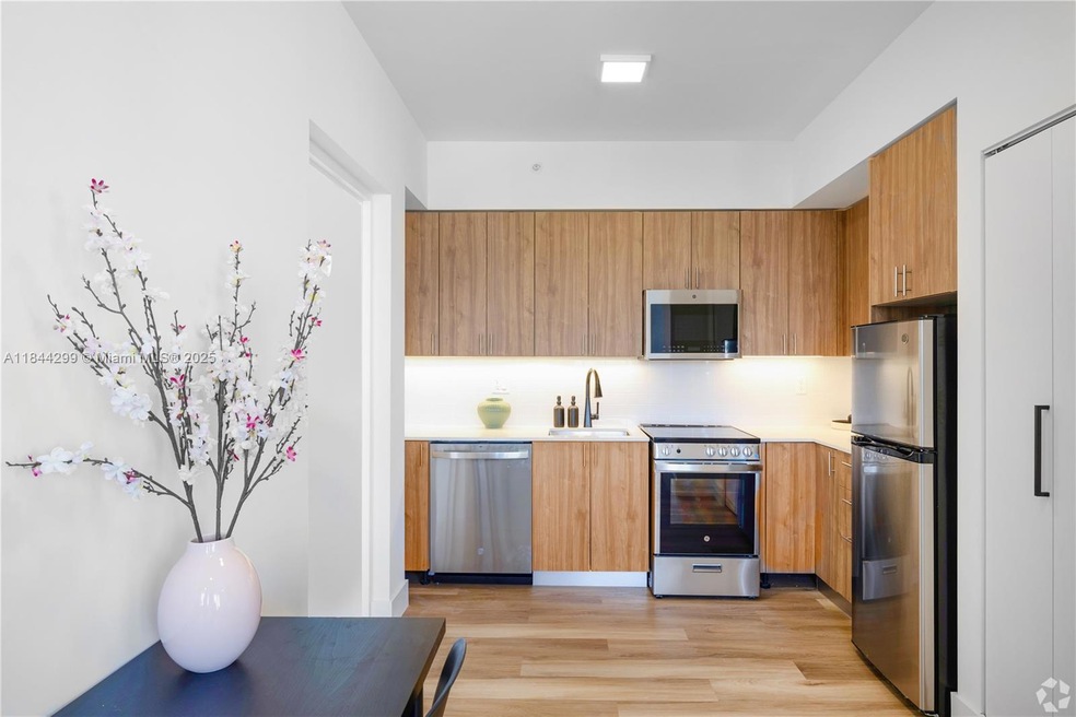 650 SW 1st St unit 206, Miami, FL 33130 - photo 1