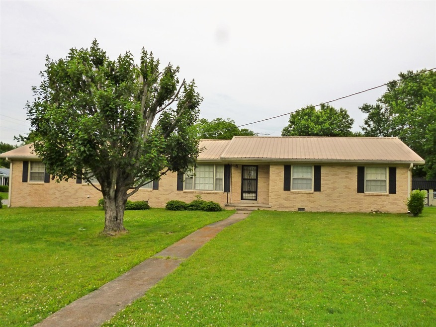 301 Stardust Dr, Shelbyville, TN 37160 - photo 1