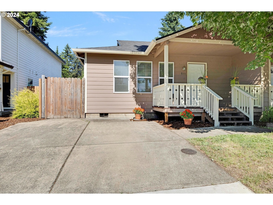 511 N Locust St, Canby, OR 97013 - photo 1