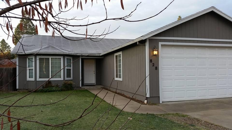 828 Hopkins Rd, Central Point, OR 97502 - photo 1