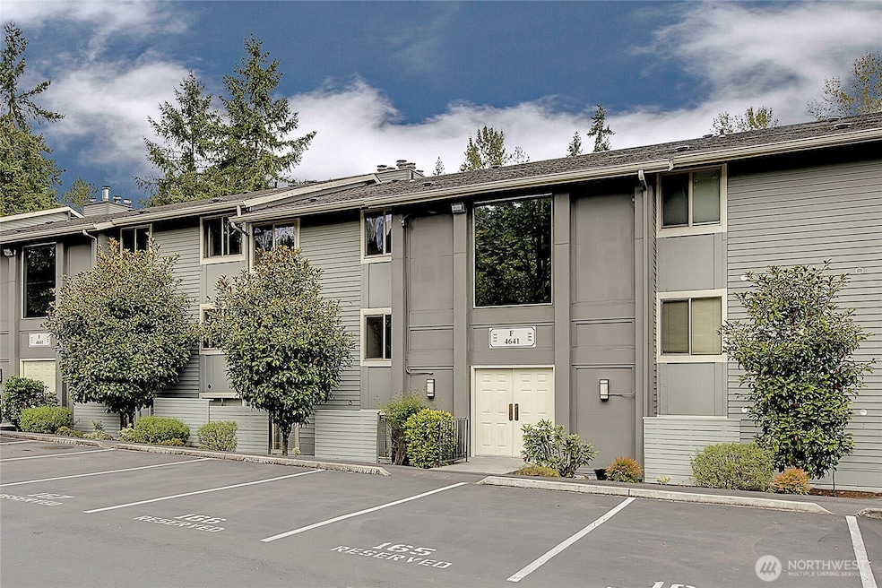 4641 W Lake Sammamish Pkwy SE unit F105, Issaquah, WA 98027 - photo 1