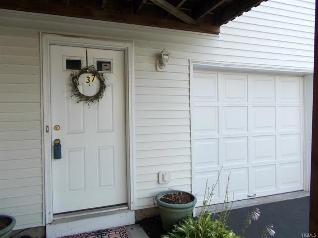 37 Jamie Ct unit A5, Suffern, NY 10901 - photo 1