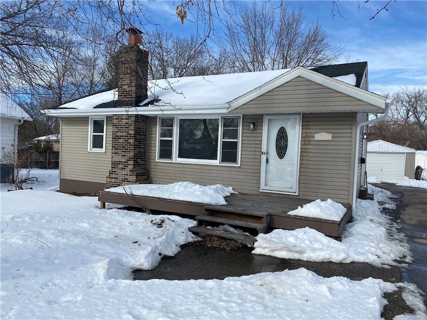 2814 Easton Blvd, Des Moines, IA 50317 - photo 1