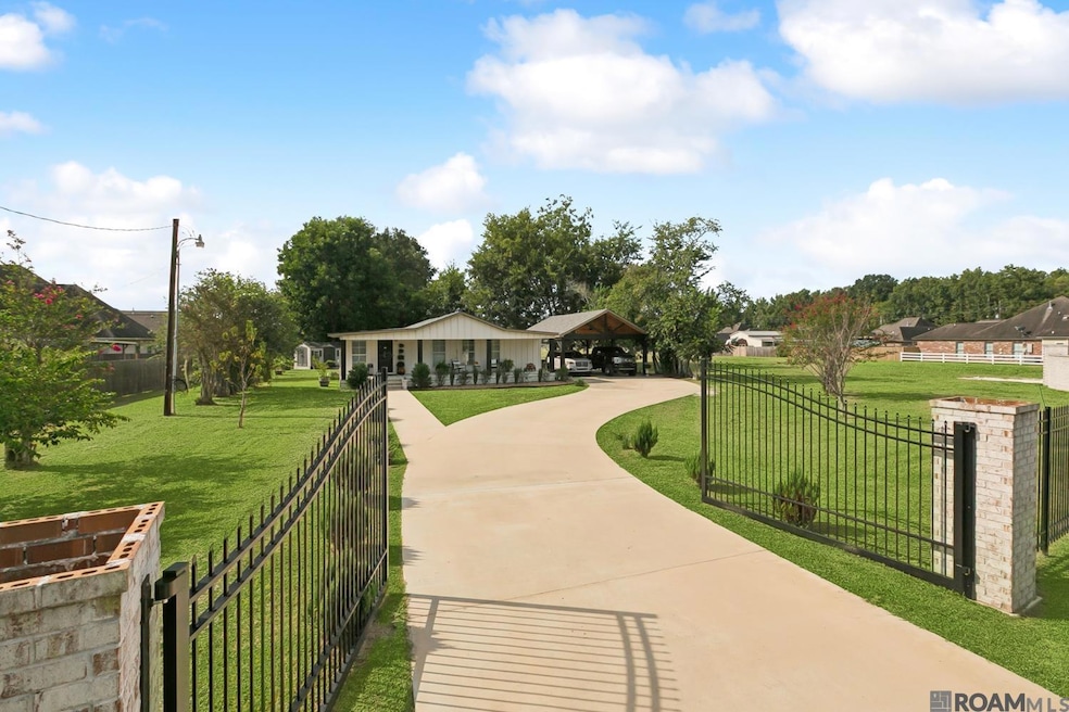 39045 Cornerview Rd, Gonzales, LA 70737 - photo 1