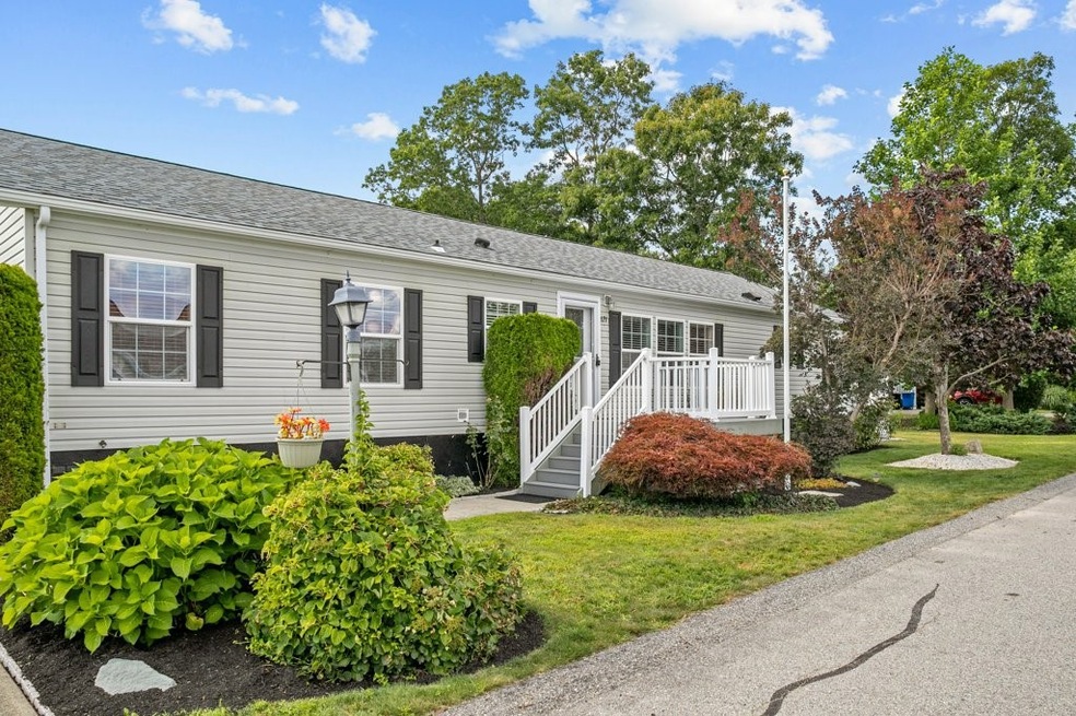 121 Lark Ln, Tiverton, RI 02878 - photo 1