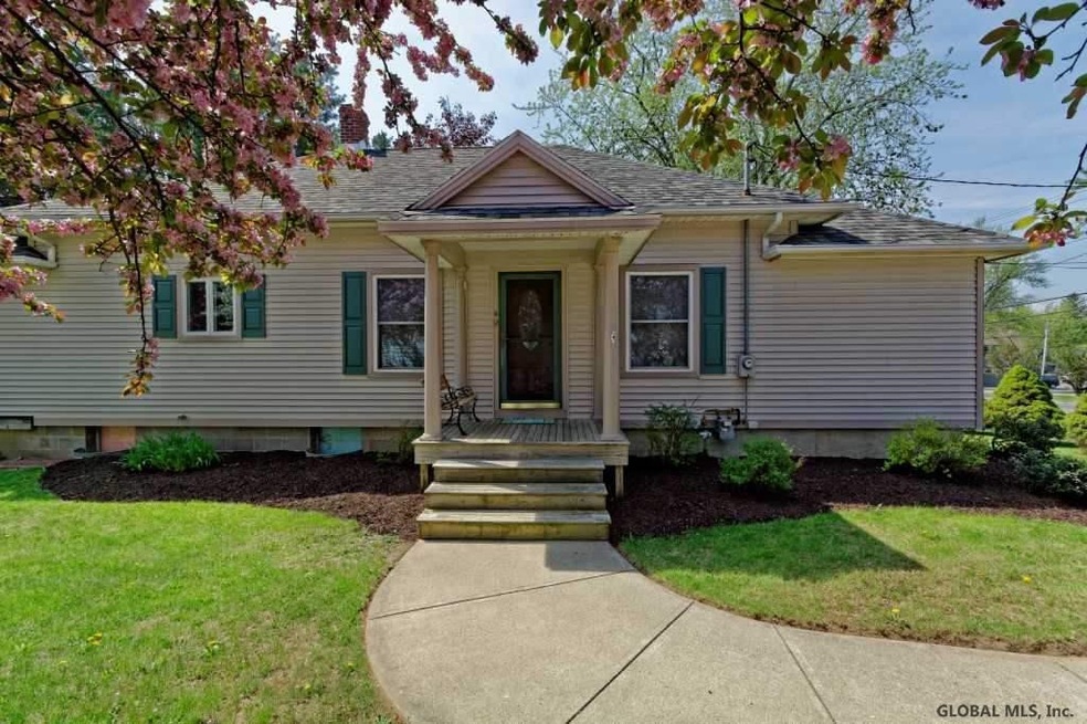 7 Phillips Rd, Rensselaer, NY 12144 - photo 1