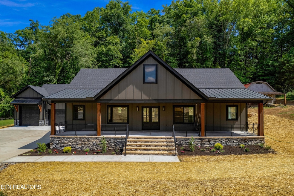 12434 Hickory Creek Rd, Knoxville, TN 37932 - photo 1