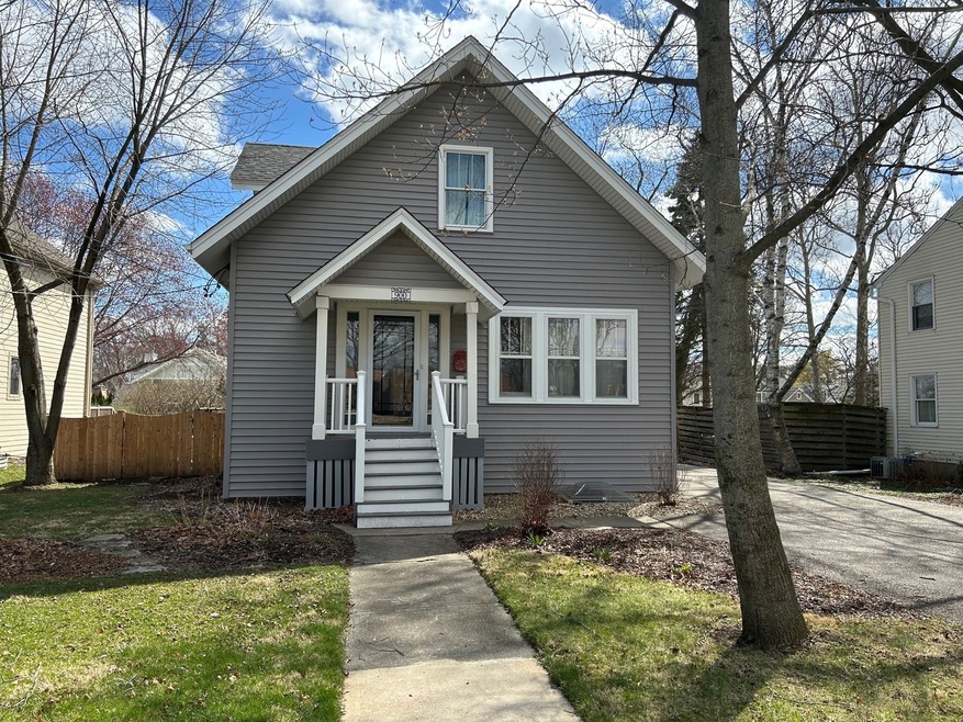 900 E Illinois St, Wheaton, IL 60187 - photo 1