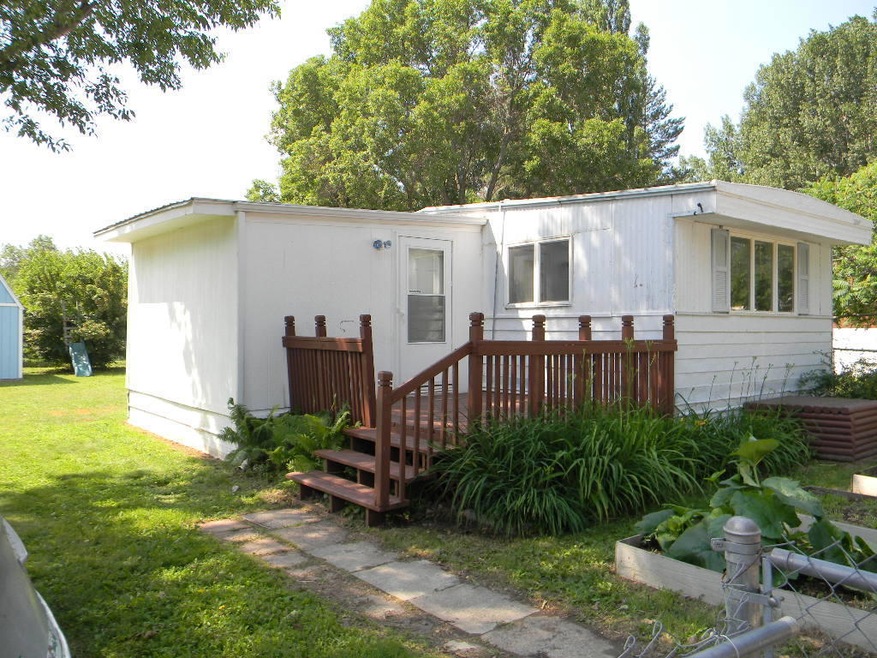 203 E Coyote St, Mandan, ND 58554 - photo 1