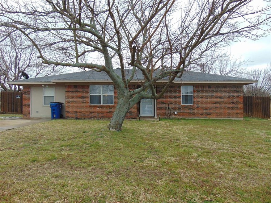 703 W Mulberry St, Decatur, TX 76234 - photo 1