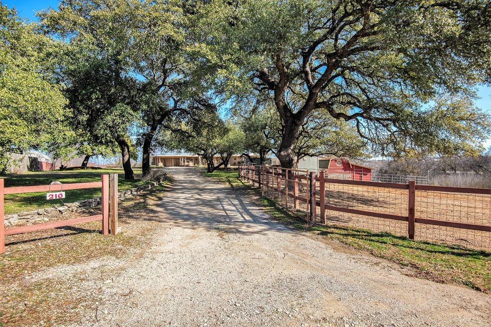 210 Oakridge Dr, Weatherford, TX 76086 - photo 1