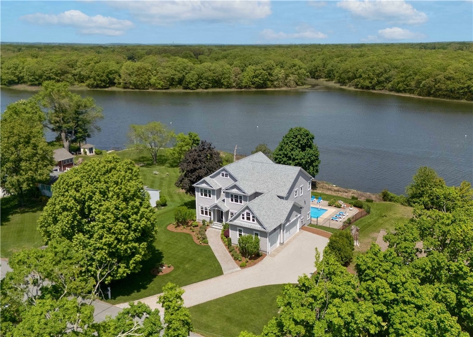 1040 Buttonwoods Ave, Warwick, RI 02886 - photo 1