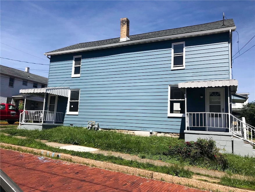 314 Linden St, Vandergrift, PA 15690 - photo 1