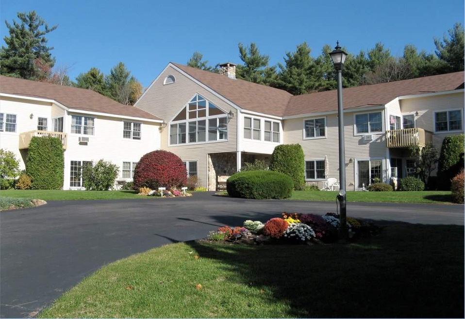 332 Parkside Rd unit 2, New London, NH 03257 - photo 1