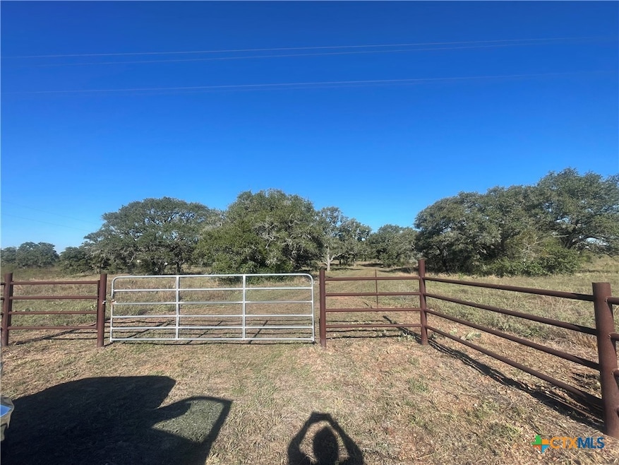 3096 Fm 3157, Cuero, TX 77954 - photo 1
