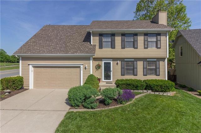 Beautiful 2 Story in Lakewood!