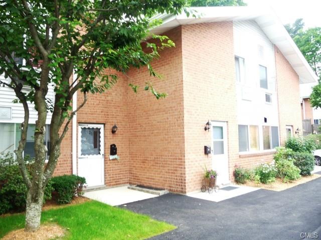 208 Flax Hill Rd unit 26, Norwalk, CT 06854 - photo 1