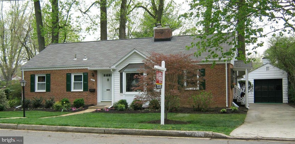 301 Riley St, Falls Church, VA 22046 - photo 1