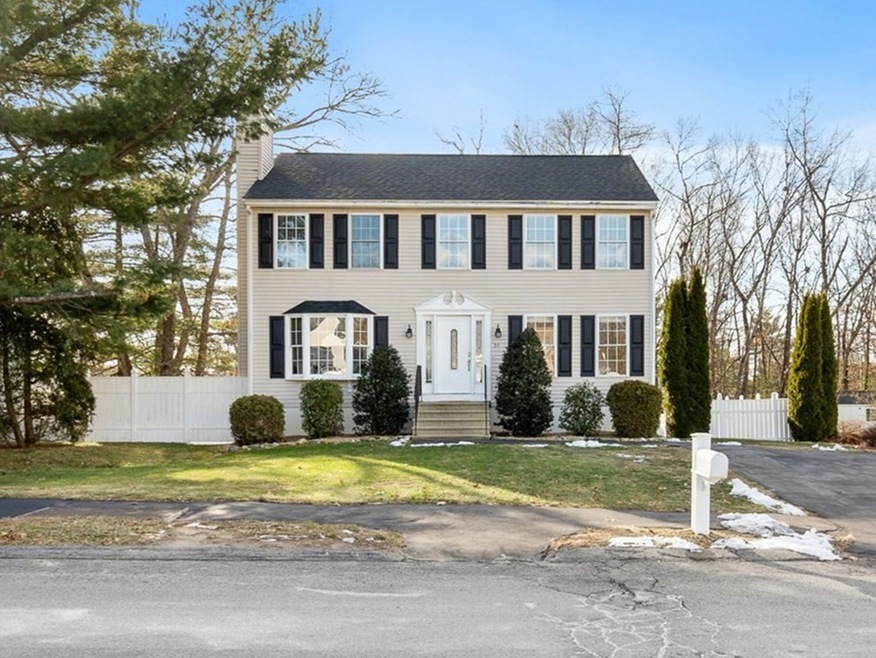 54 Corinthian Dr, Lowell, MA 01854 - photo 1