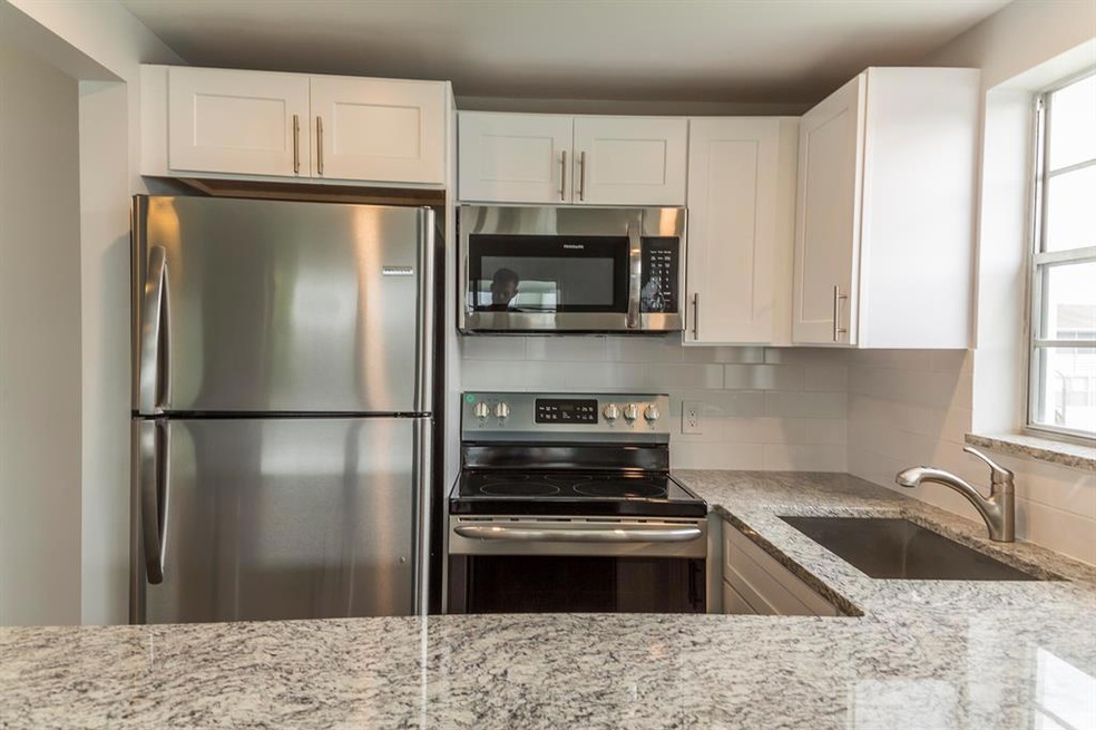 283 Camden L unit 283, West Palm Beach, FL 33417 - photo 1