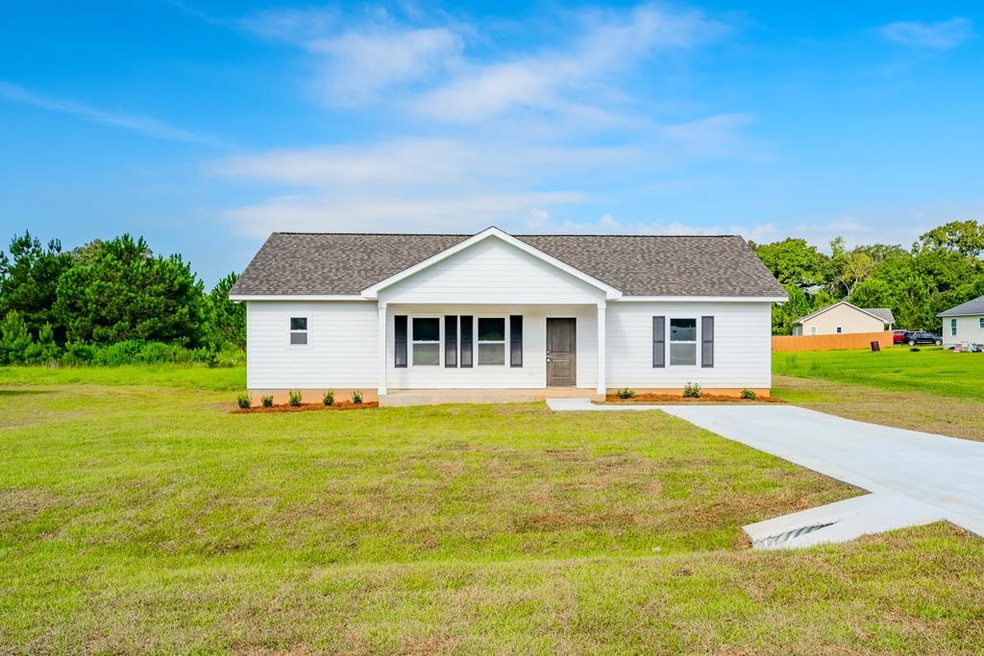 1103 Bluffton Dr, Bainbridge, GA 39817 - photo 1