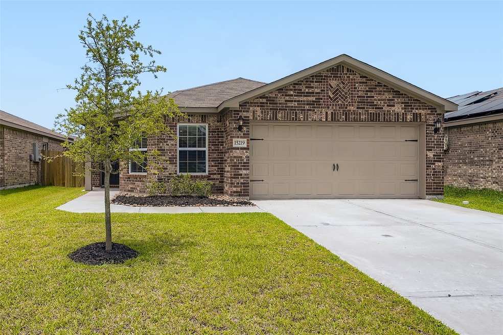 15219 Central Lakes Dr, Humble, TX 77396 - photo 1