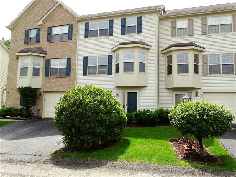 Highly desirable Georgetown Ct in popular and conv