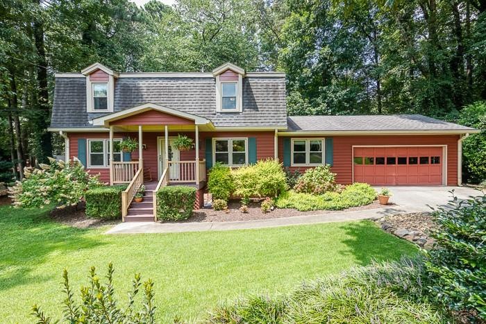 Welcome Home to 3049 Meadow Drive!