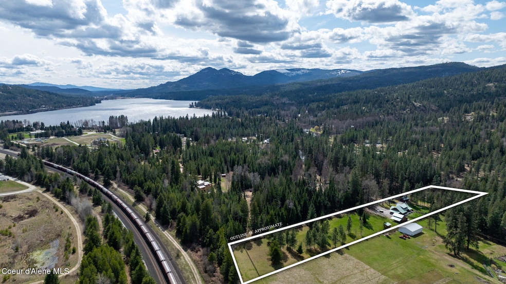 For Sale $899,900 • Co-Listing Agent