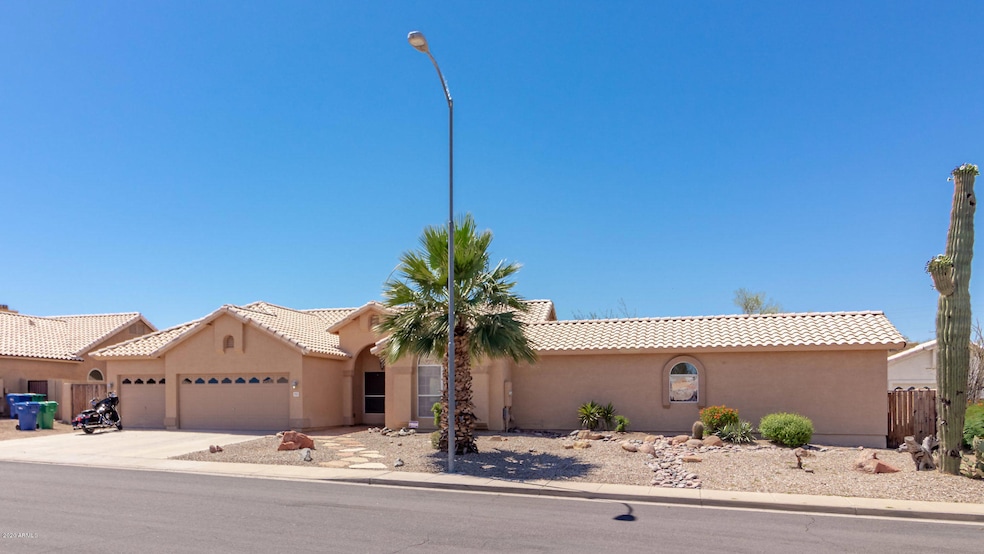 002-6113EPalmSt-Mesa-AZ-85215-small