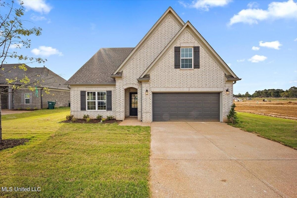 13837 Wesley Banks Blvd, Olive Branch, MS 38654 - photo 1