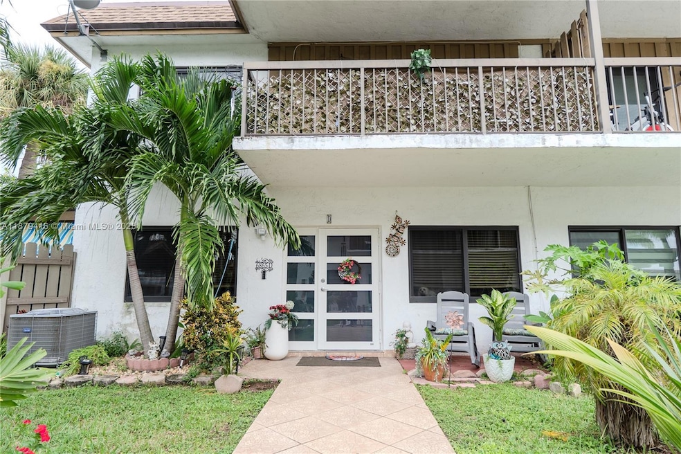 6865 NW 169th St unit D, Hialeah, FL 33015 - photo 1