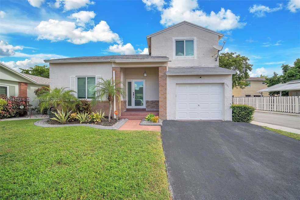 551 Abingdon Way, Davie, FL 33325 - photo 1