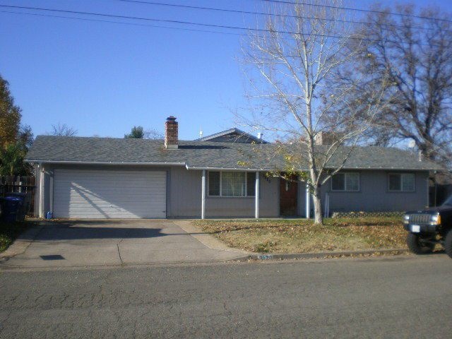 3520 Hillcrest St, Redding, CA 96001 - photo 1