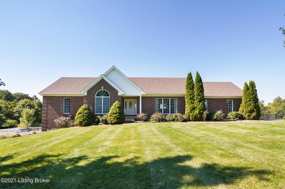 2011 Clarke Pointe Dr, Crestwood, KY 40014 - photo 1