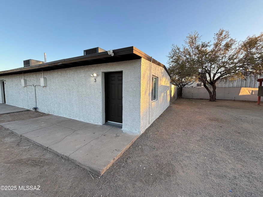 326 E Prince Rd unit 3, Tucson, AZ 85705 - photo 1