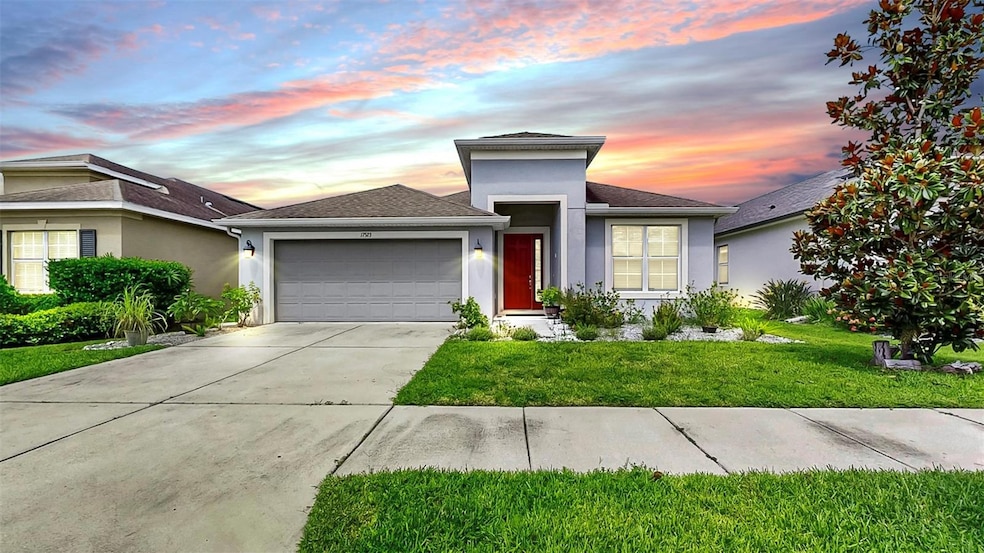 17523 Buckingham Garden Dr, Lithia, FL 33547 - photo 1