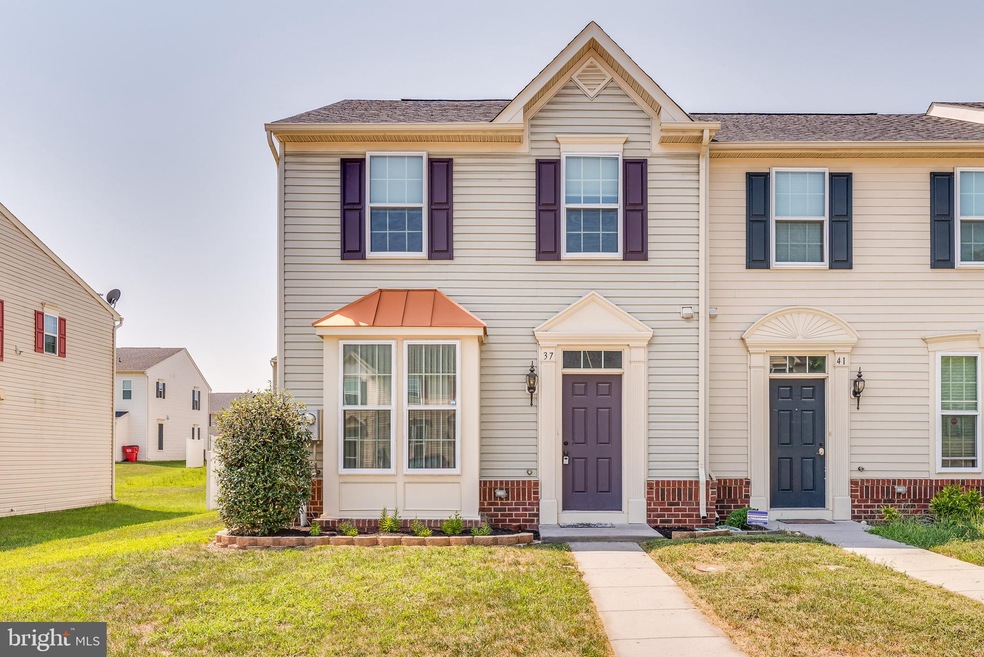 37 Mississippi Point, Falling Waters, WV 25419 - photo 1