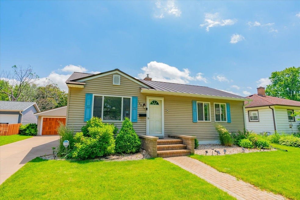 Sold $403,300 • Co-Listing Agent